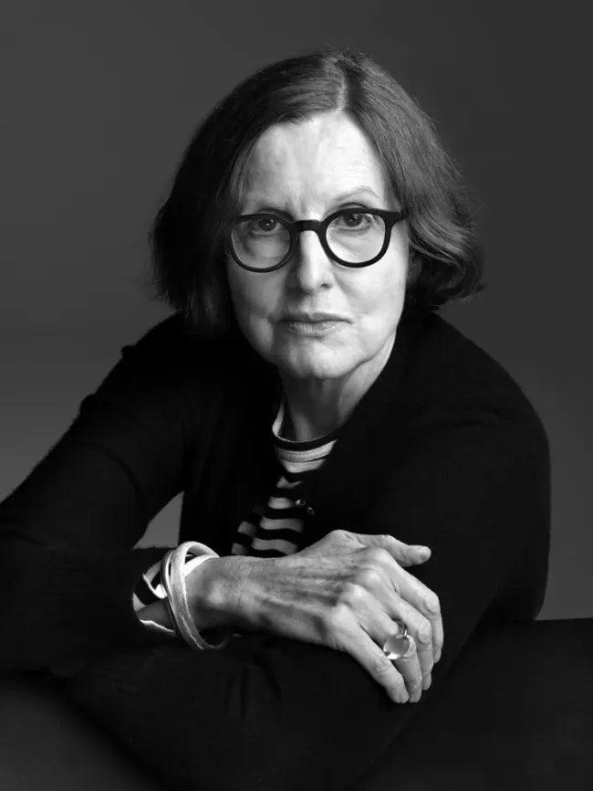 Roberta Smith (The New York Times)