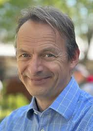 Christopher McGrath (Racing Post)